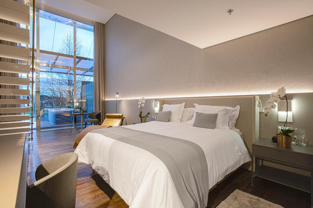 Suryaa Hotel Pinhais, Curio Collection By Hilton ภายนอก รูปภาพ