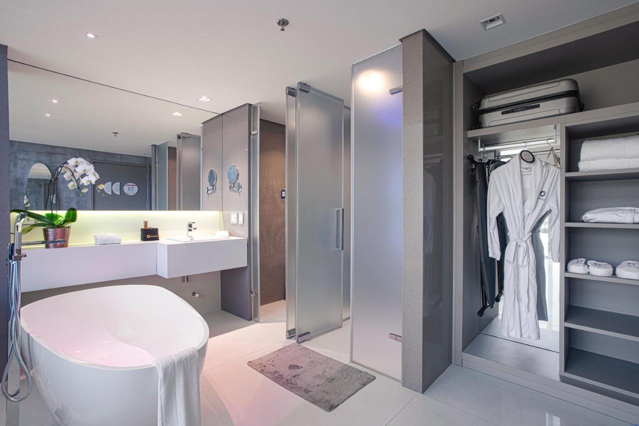Suryaa Hotel Pinhais, Curio Collection By Hilton ภายนอก รูปภาพ