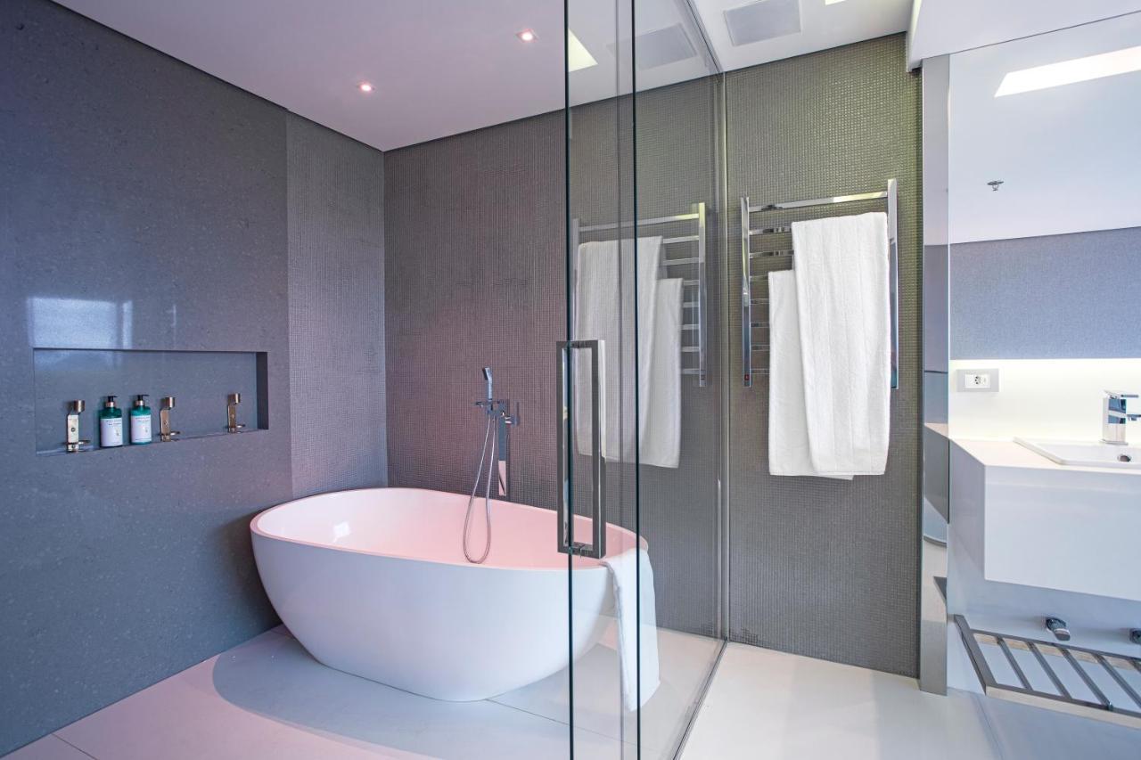 Suryaa Hotel Pinhais, Curio Collection By Hilton ภายนอก รูปภาพ