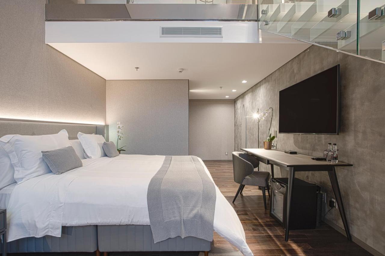Suryaa Hotel Pinhais, Curio Collection By Hilton ภายนอก รูปภาพ