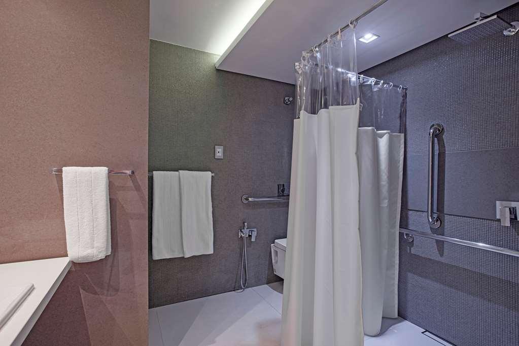 Suryaa Hotel Pinhais, Curio Collection By Hilton ภายนอก รูปภาพ