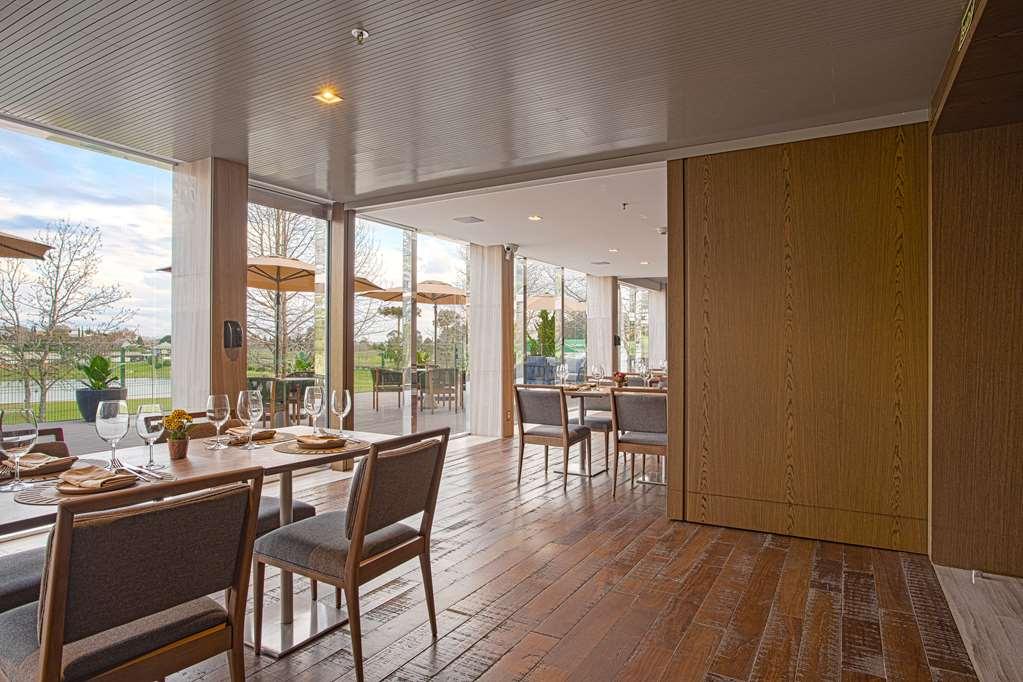 Suryaa Hotel Pinhais, Curio Collection By Hilton ร้านอาหาร รูปภาพ
