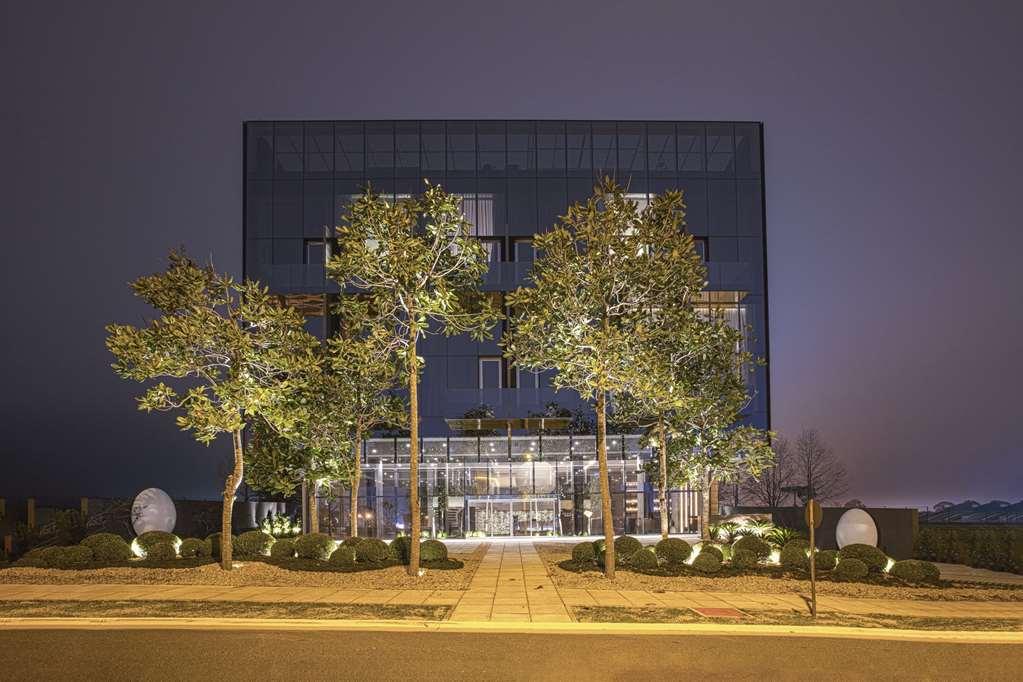 Suryaa Hotel Pinhais, Curio Collection By Hilton ภายนอก รูปภาพ
